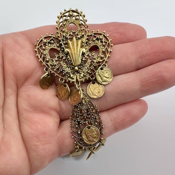 Etruscan Brooch, Art, Signed, Coins, Designer, Gold Metal, Arthur Pepper,Vintage - Picture 1 of 3